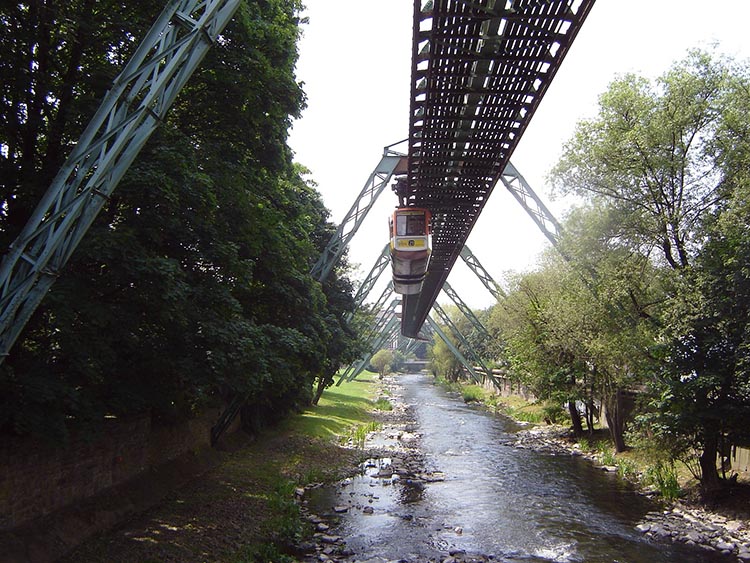 Wuppertal szoveg kozott02