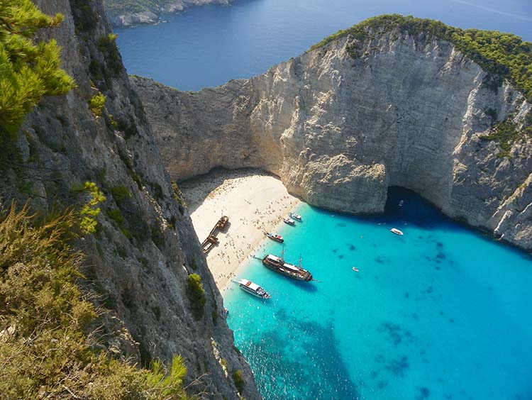 Zakynthos Navagio bay szoveg kozott