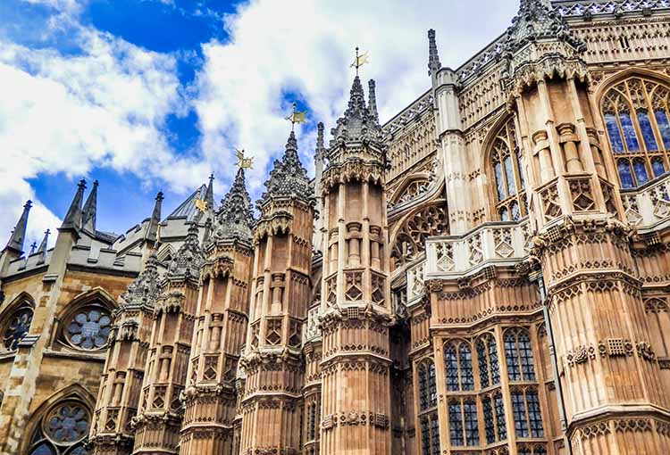 westminster apatsag szoveg kozott 02