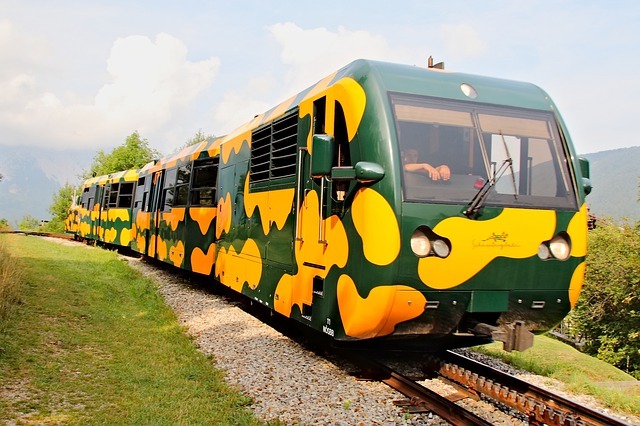 Ausztria színes vonat