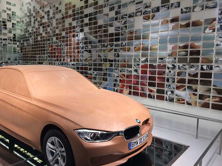 bmw muzeum szoveg kozott03