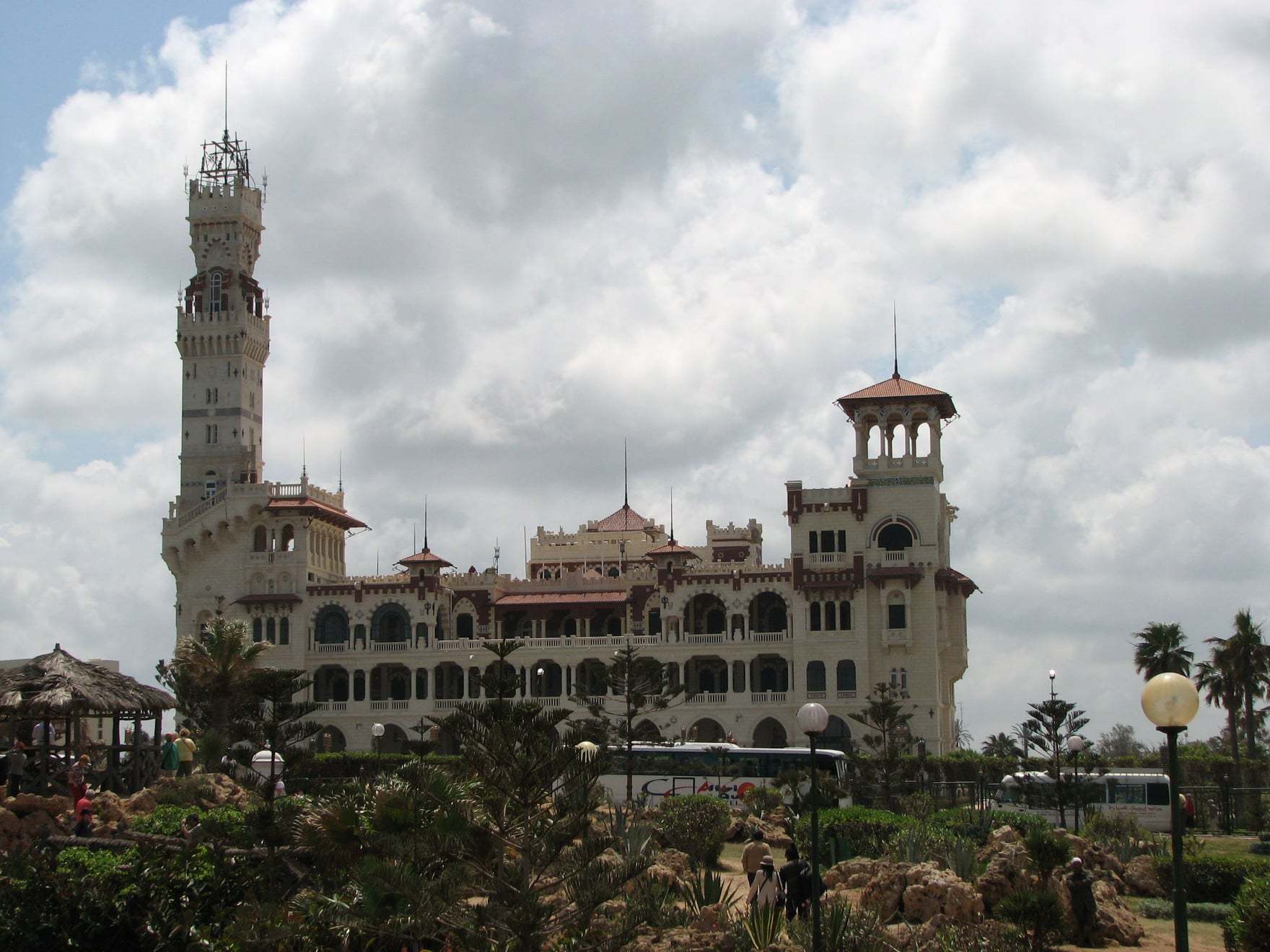 Montazah-kert-Palace