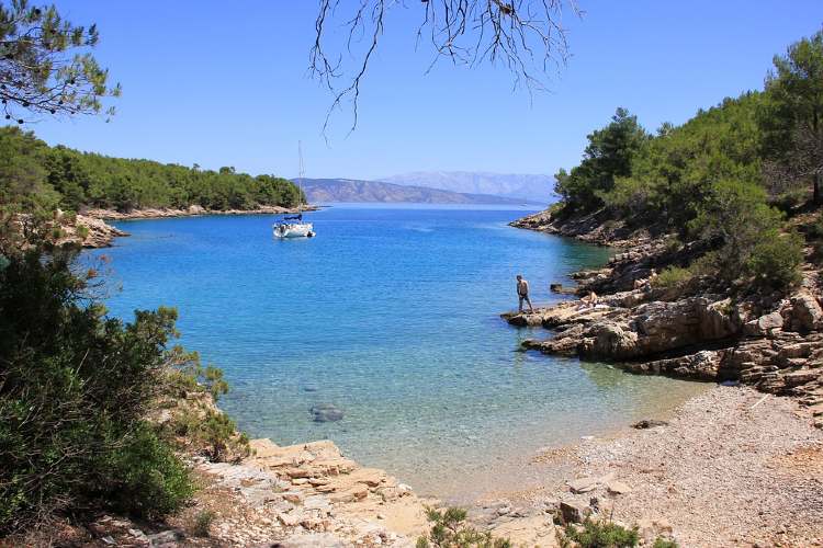 horvatorszag hvar obol strand1