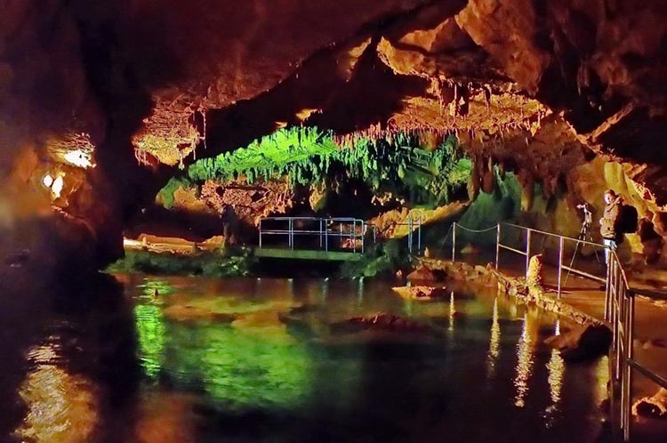 vrelo cave