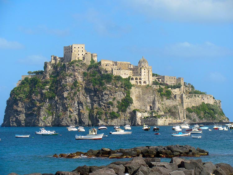 ischia szoveg koze
