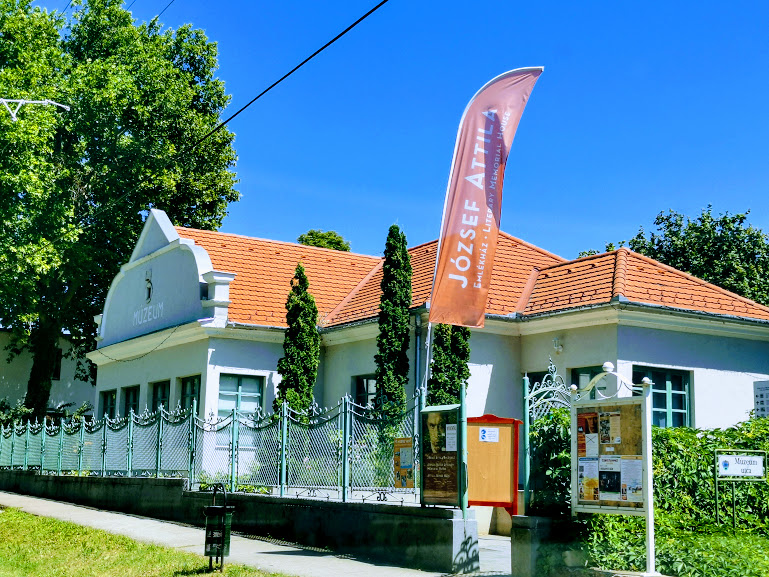 Bszárszó József A Múzeum