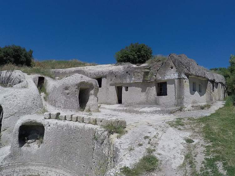 mo noszvaj barlanglakas1