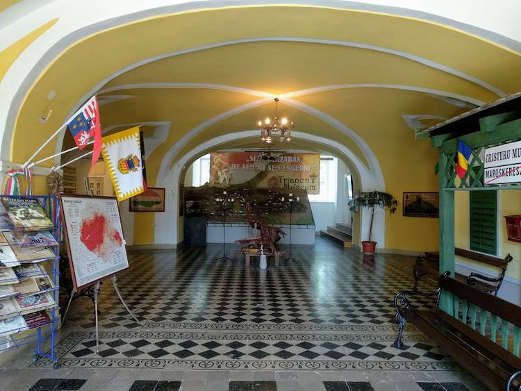 trianon múzeum bejárat