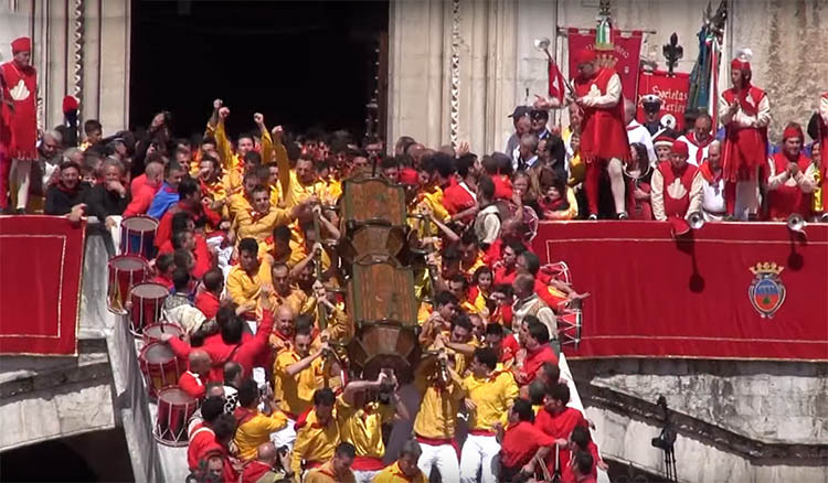 gubbio szoveg kozott01