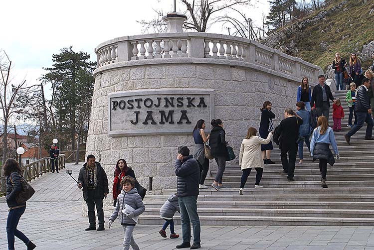postojna szoveg koze